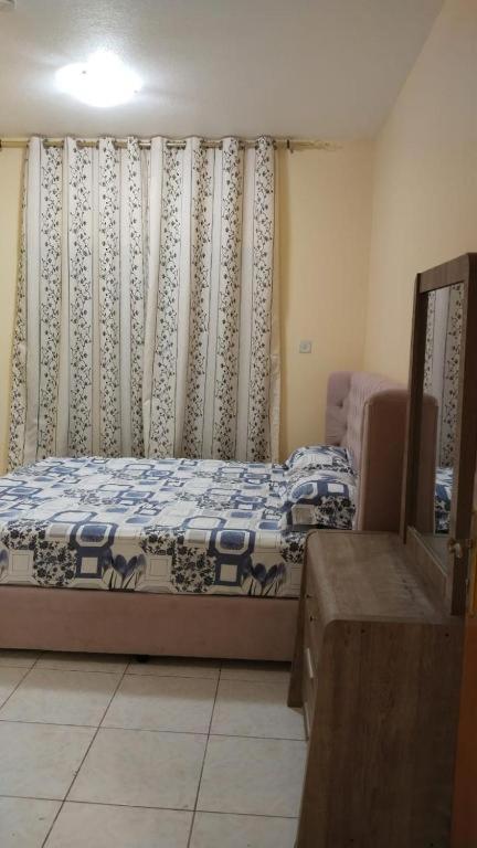 Holiday Home 2 Bedrooms Apartment For Family Only 샤르자 외부 사진